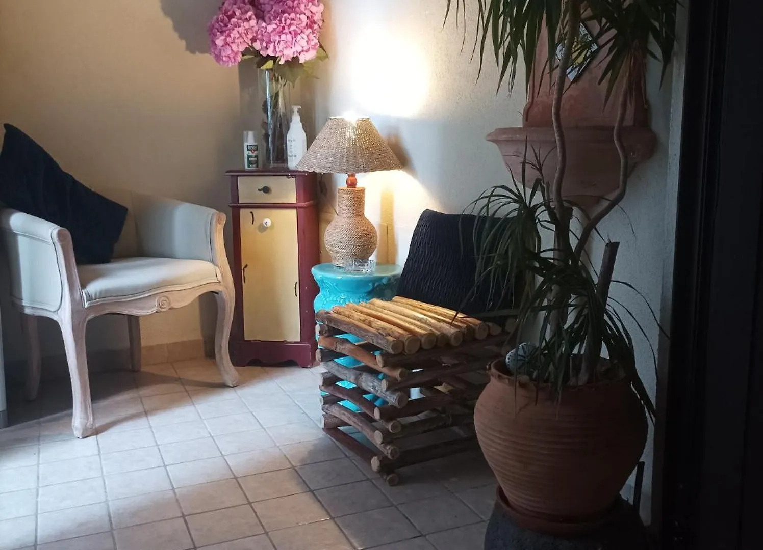 Lyssa Holiday Apartments タオルミーナ